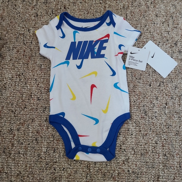 NWT Infant Boys Nike Primary Color Swoosh Two Piece Onzie/Short Set Size… - Picture 2 of 8